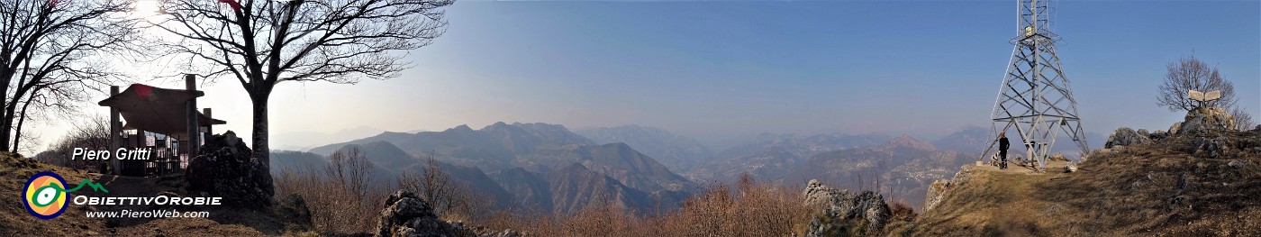 47 Vista panoramica dal Monte Zucco.jpg